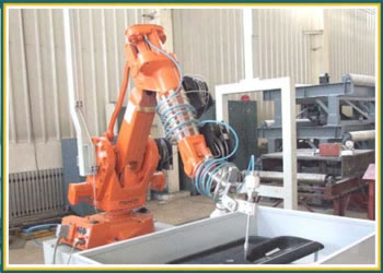 IRB2400型机器人水力切割机