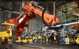 ABB机器人牵手沃尔沃 打造冲压自动化生产线