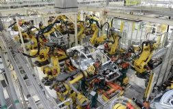 通用全球最先进工厂：机器人与生产线完美契合
