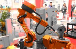 机器人行业三大方面亟需标准规范