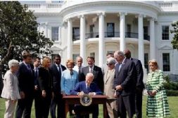 美国发布最新版新能源车政策！