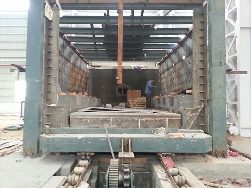 台车式加热炉正在砌筑